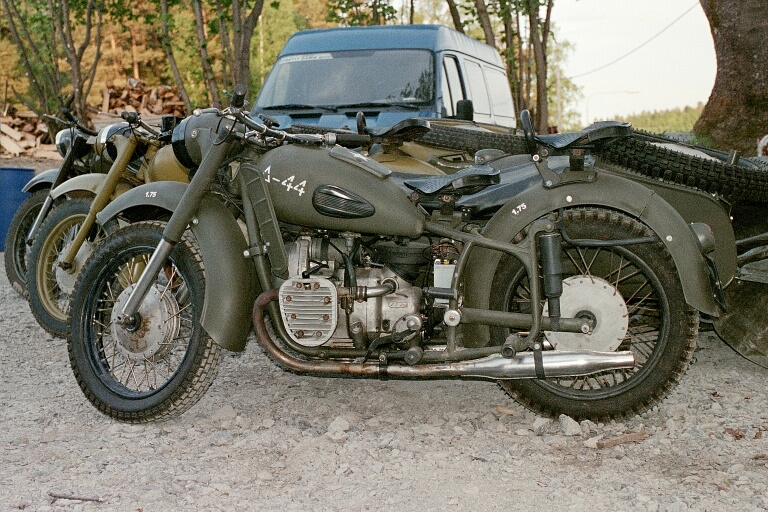 мотоцикл к750 
