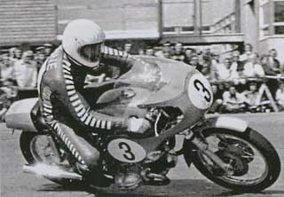 Гельмут Дан на этом BMW выиграл «Турист Трофи» в зачете серийных мотоциклов в 1977 году