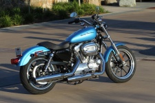 мотоцикл Harley-Davidson Superlow